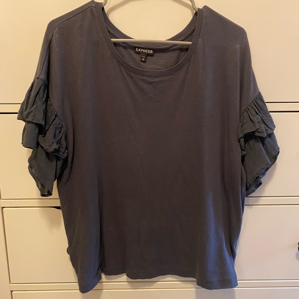Gray ruffle sleeve T-shirt